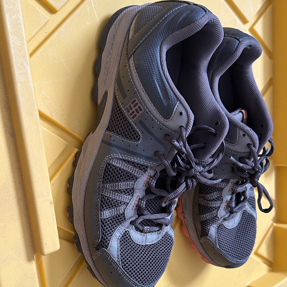 Columbia Gray and Black Men's Sneakers